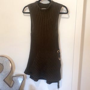 JLo sleeveless olive sweater. Long. M. EUC.